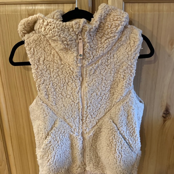 Prana Vest. - Picture 1 of 1